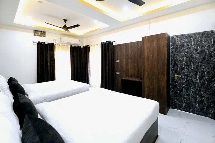 Room 16 of 28