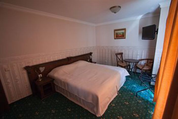 Room 19 of 53
