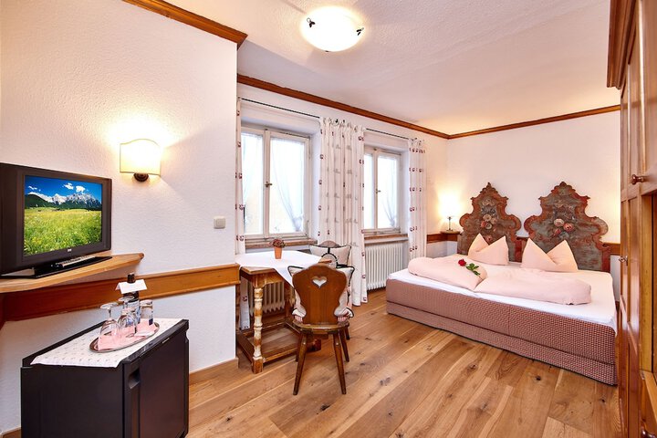Room 3 of 25
