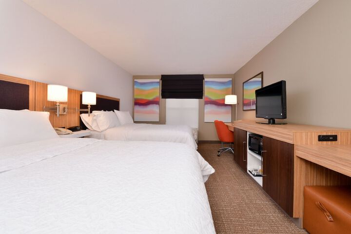 2 Queen Beds (4 of 11)