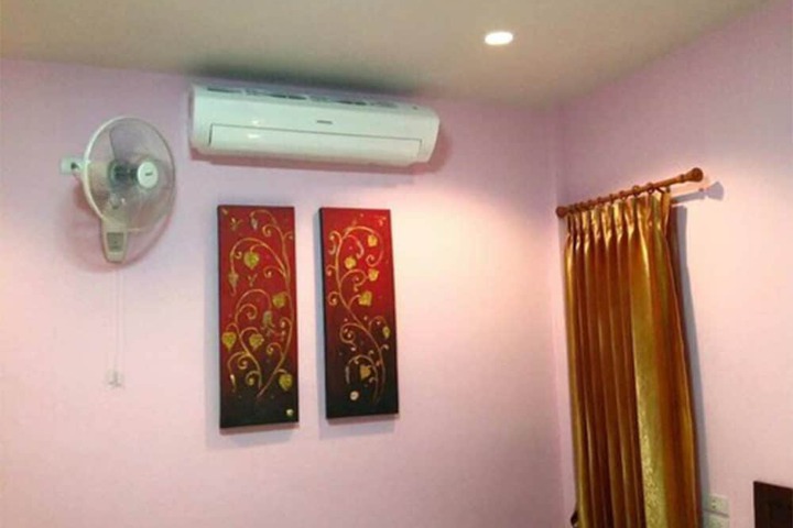 Room 15 of 53