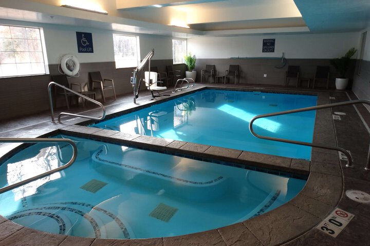 Pool 32 of 40