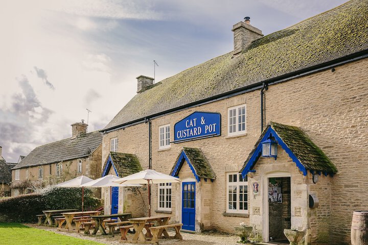 Cat and Custard Pot Inn in Tetbury