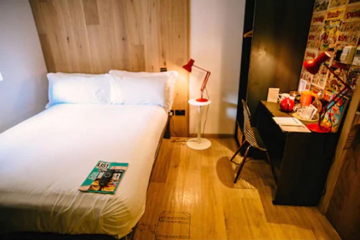 Room 25 of 59