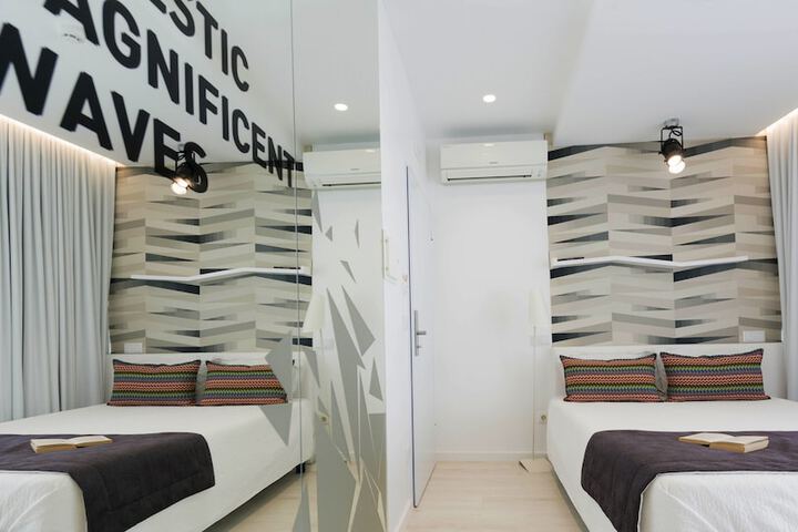 Room 15 of 48