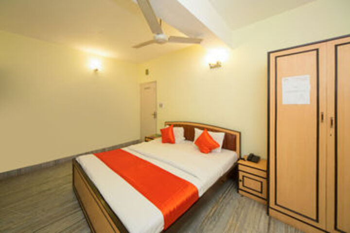 Room 13 of 42