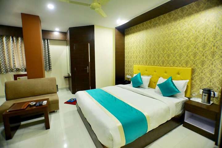 Room 12 of 36