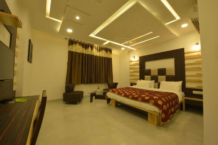 Room 8 of 44