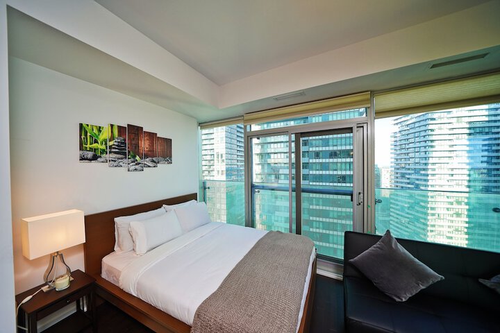 Room 5 of 195