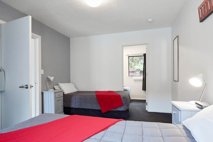 Room 6 of 26