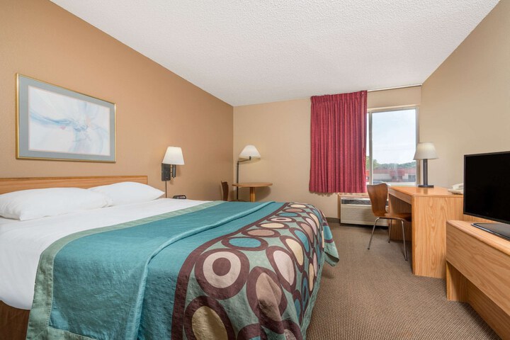 1 King Bed (2 of 2)