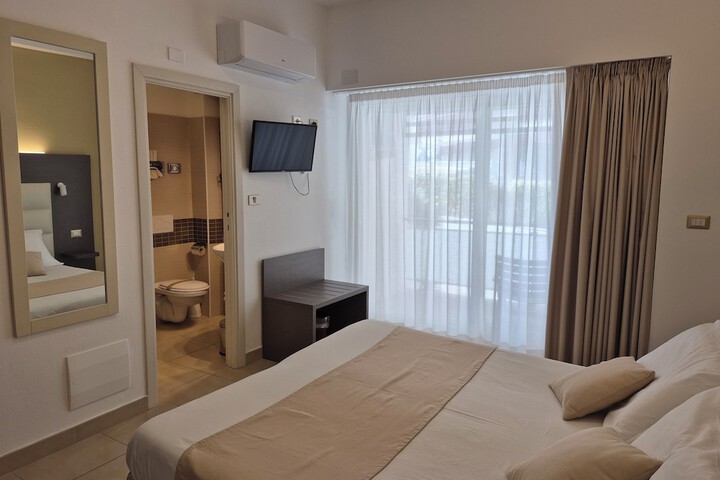 Room 40 of 97