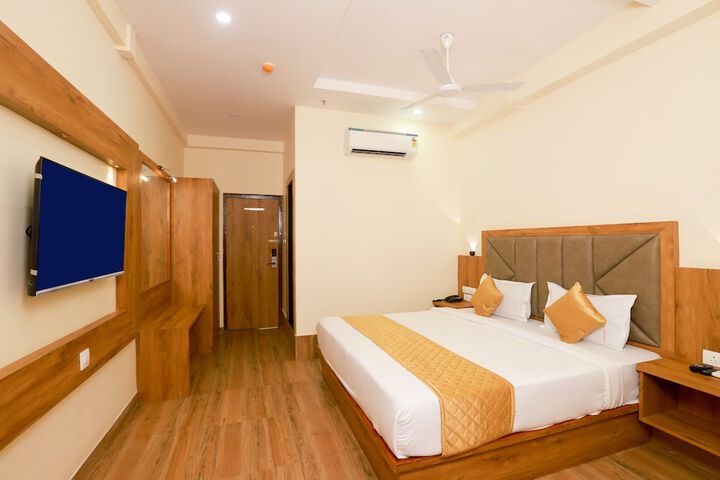 Room 5 of 28