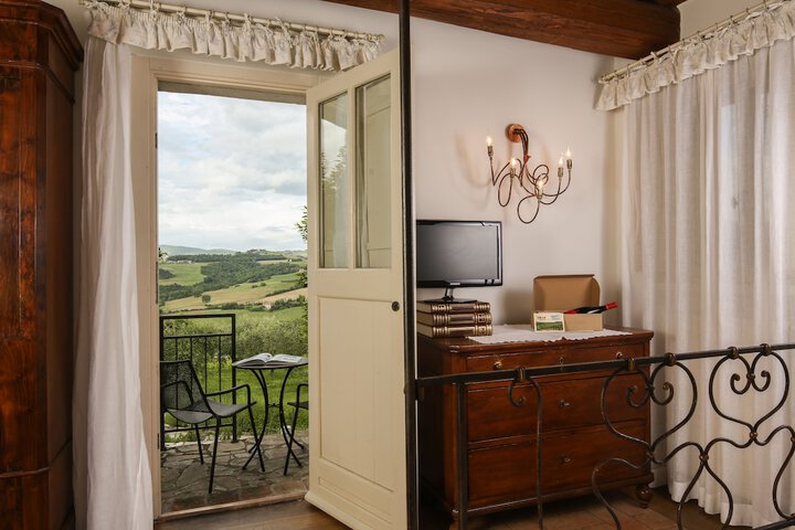 Room 15 of 150