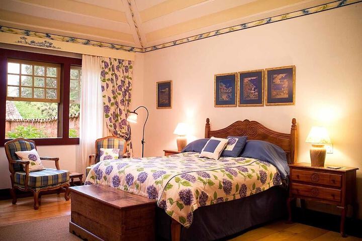 Room 2 of 31