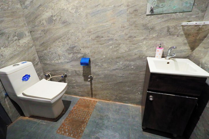 Room 6 of 23