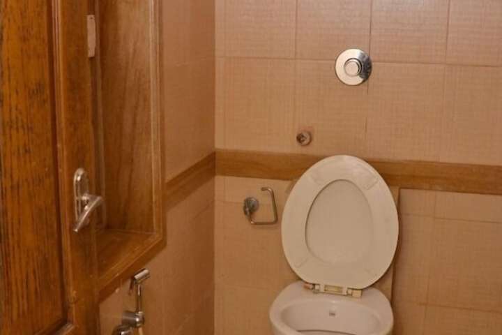 Room 9 of 23