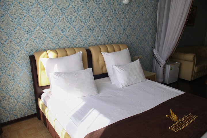 Room 32 of 67