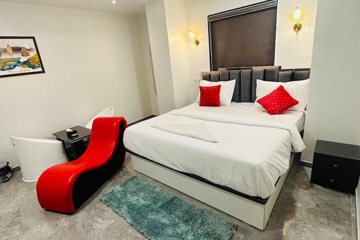 Room 14 of 24