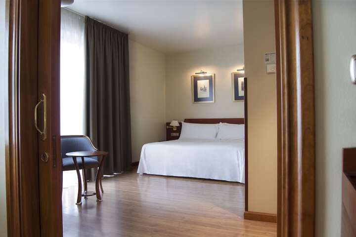 Room 8 of 63