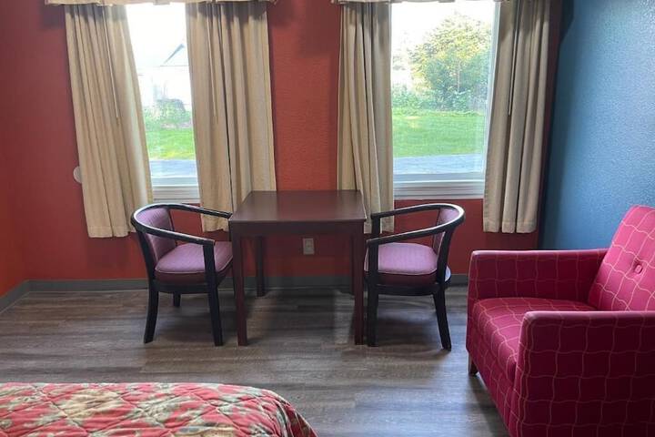 Room 4 of 11