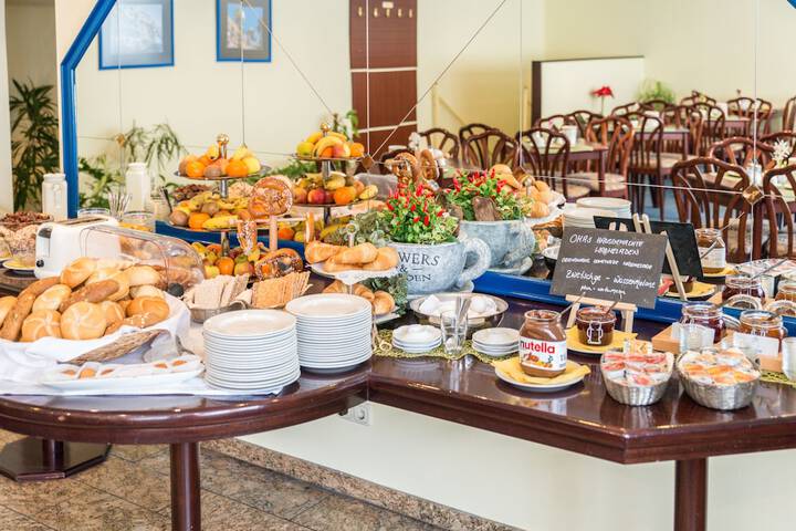 Breakfast/Coffee Service 56 of 64