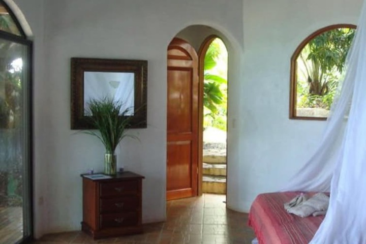 Room 4 of 61