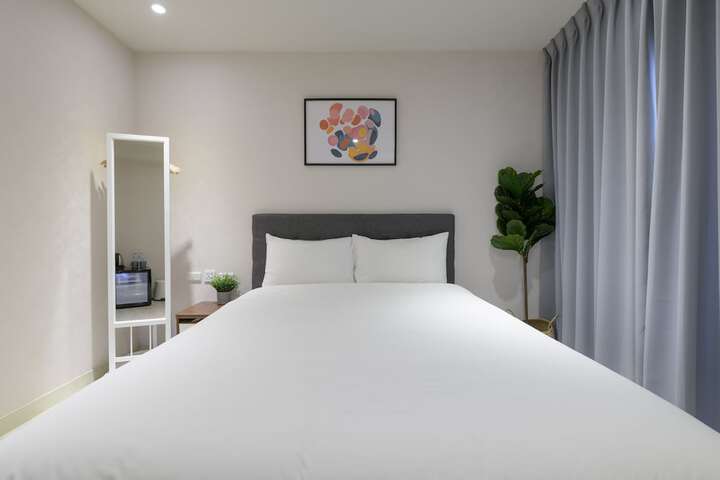Room 18 of 49