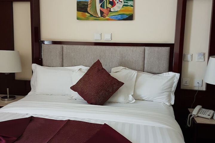 Room 15 of 103