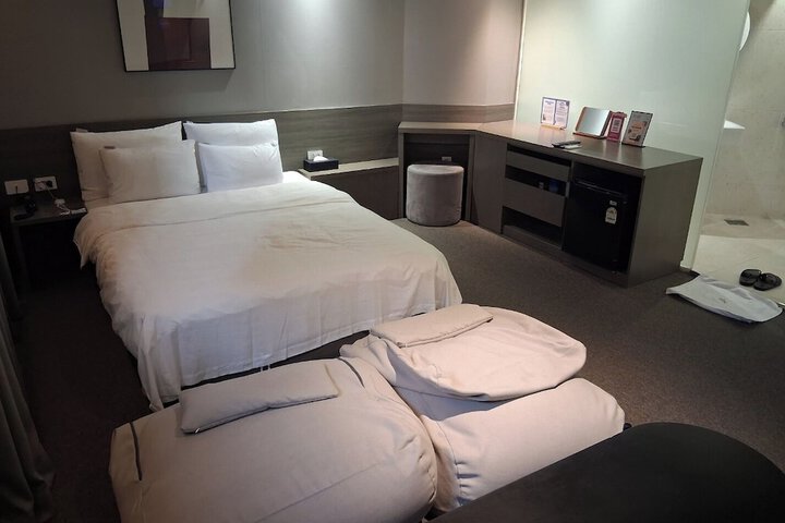 Room 14 of 177