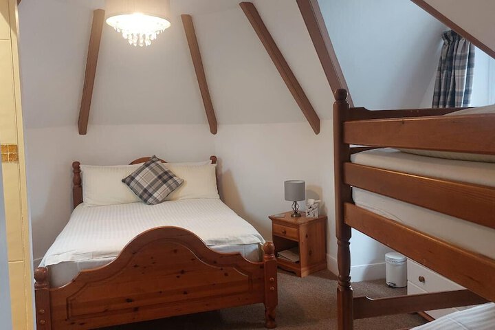 Room 2 of 47