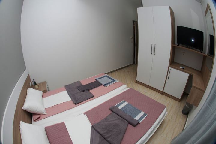 Room 15 of 38