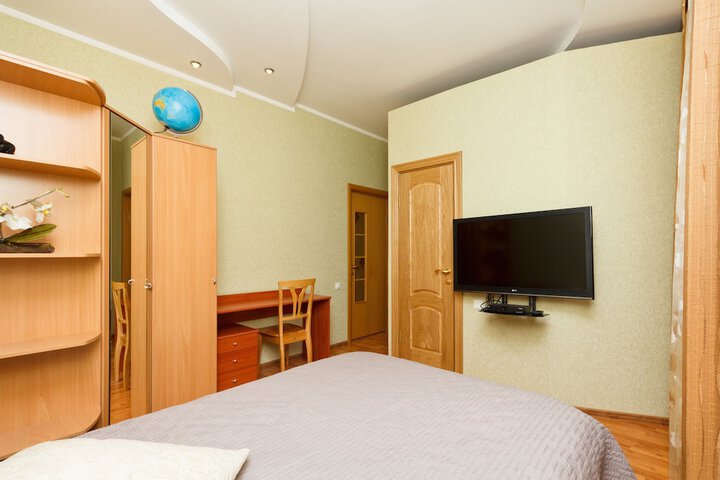 Room 9 of 76