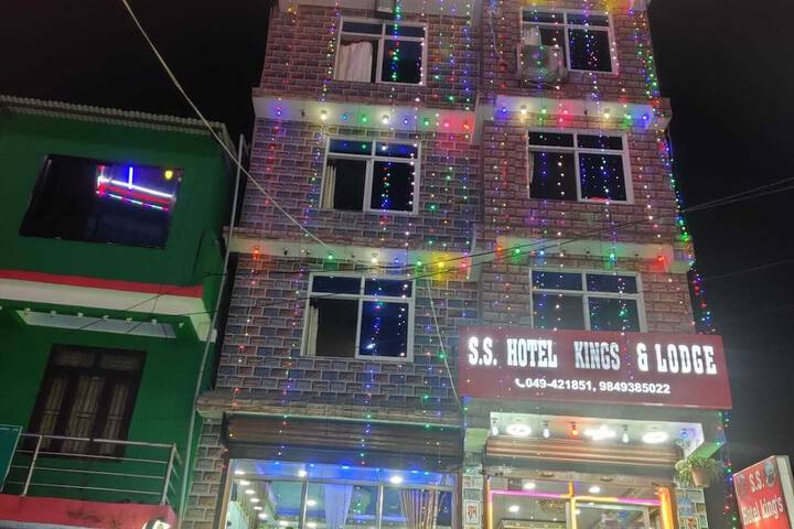 SS Hotel Kings & Lodge Charikot Dolakha