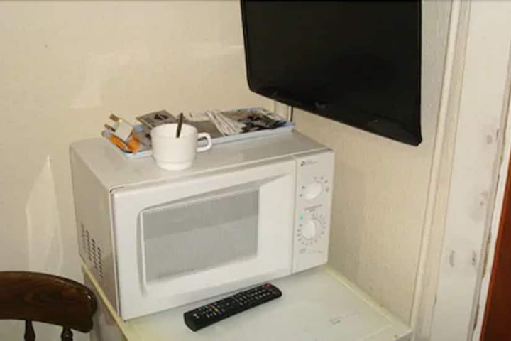 Room 10 of 29