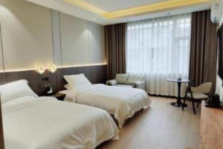 Room 6 of 6