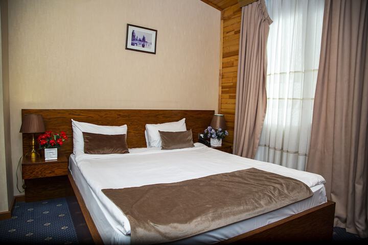 Room 12 of 34