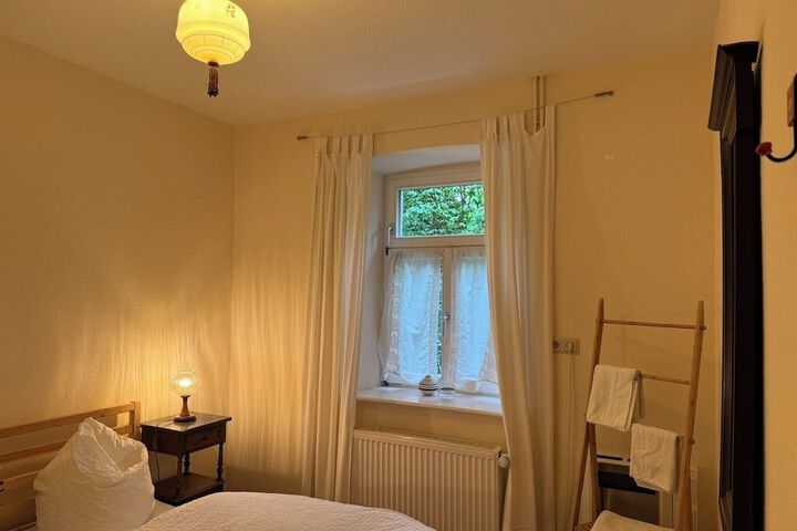 Room 25 of 28