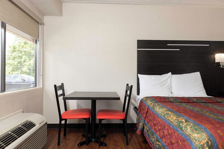 1 King Bed (2 of 4)