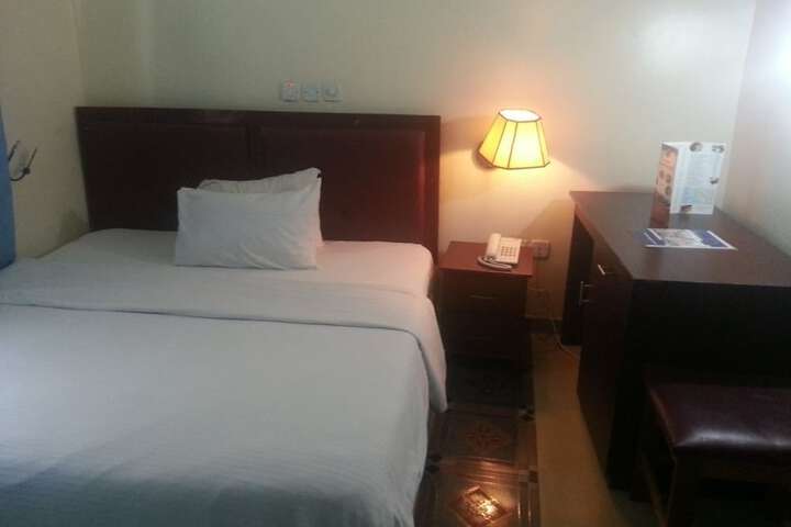 Room 5 of 39