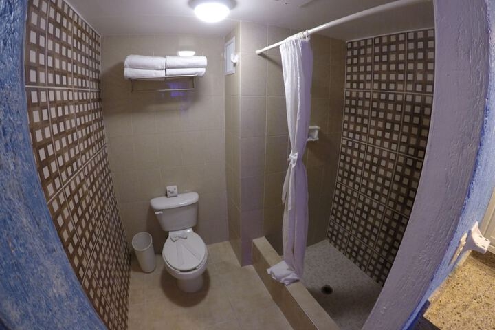 Room 27 of 49