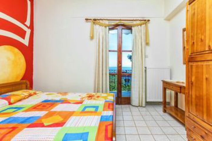 Room 12 of 26