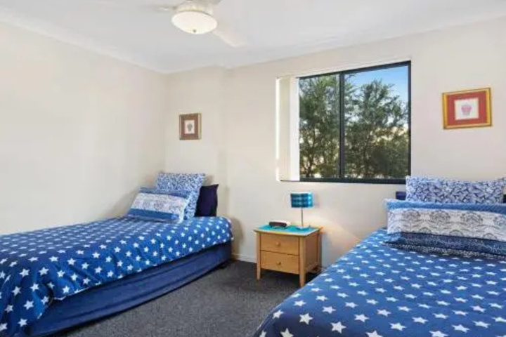 Room 6 of 13
