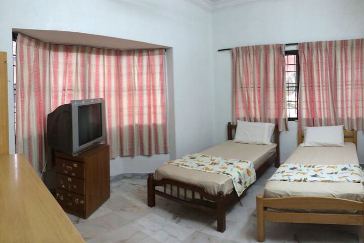 Room 16 of 41