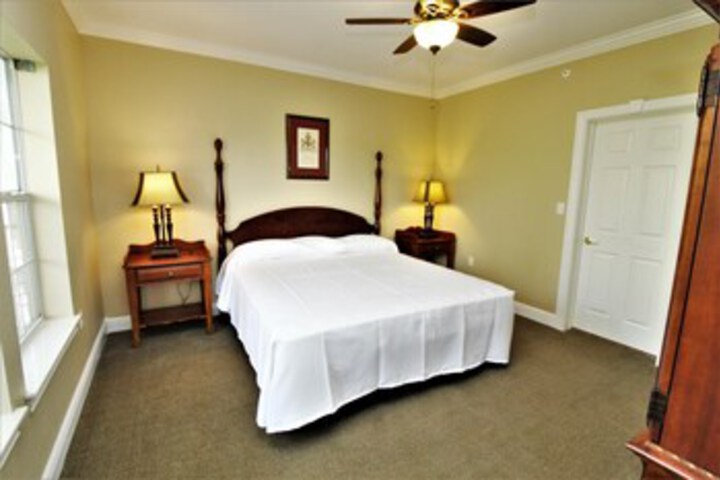 Room 28 of 32