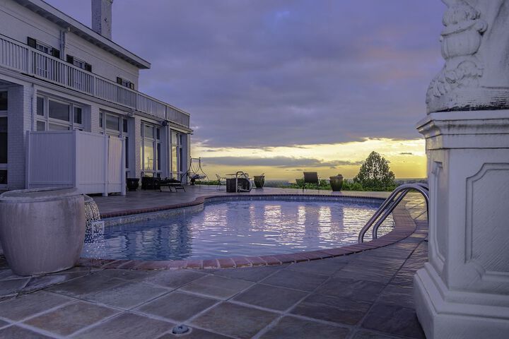 Hotel with Pool