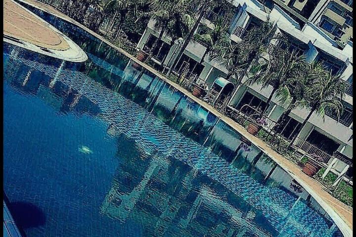 Pool 4 of 5