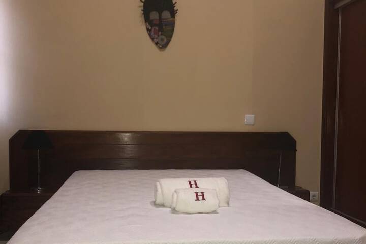 Room 8 of 28