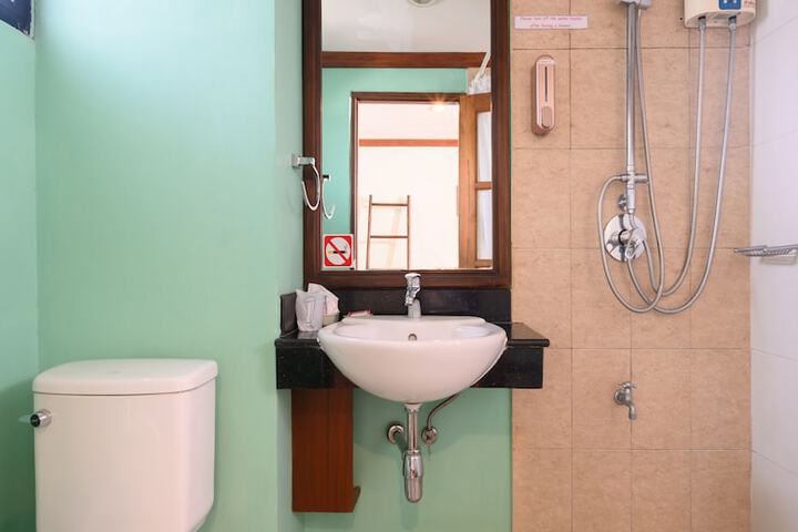 Room 35 of 60