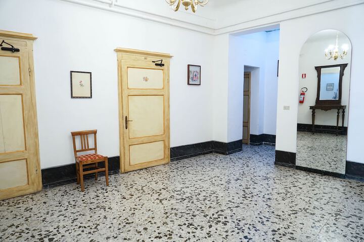 Room 19 of 42